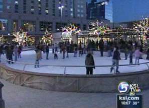 Downtown Prepares for Start of Holidays