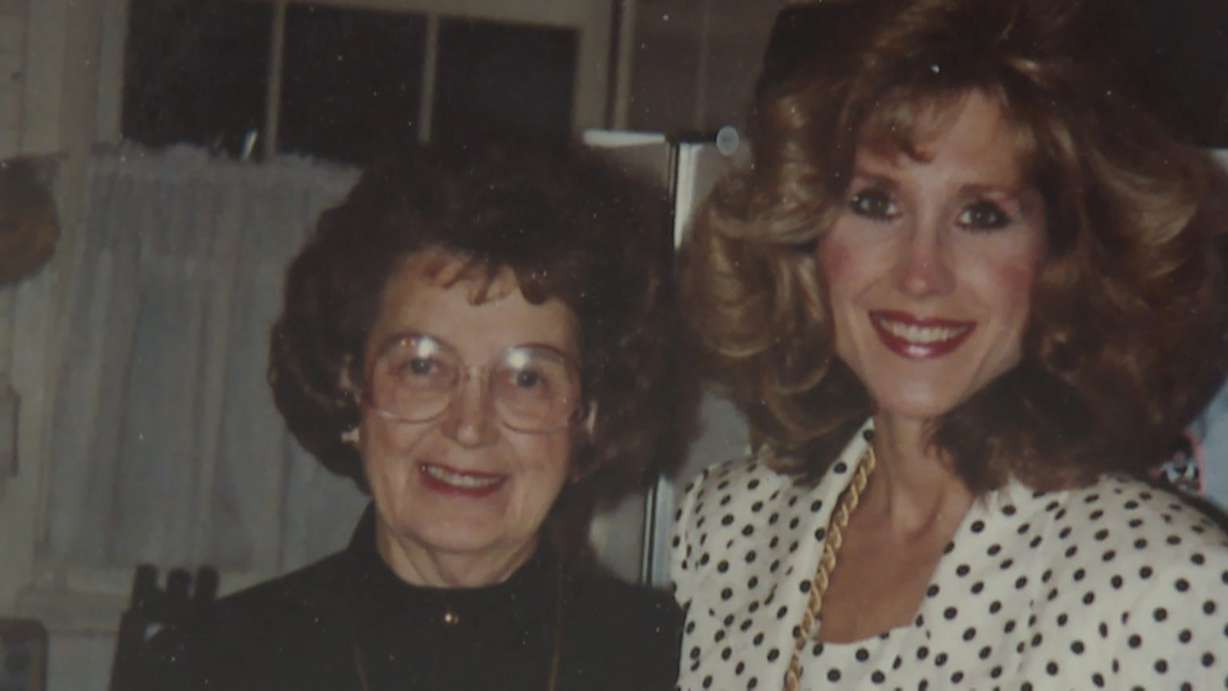 Mary Alice Wahlstrom and Carolyn Beug.