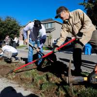 Officials flip parking strips of 4 Salt Lake County homes from turf to new landscaping to showcase water conservation