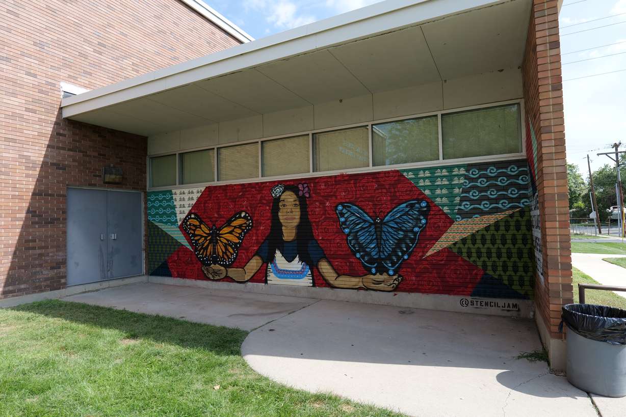 A mural painted by Jorge Arellano outside of the SLC Center for Science Education.