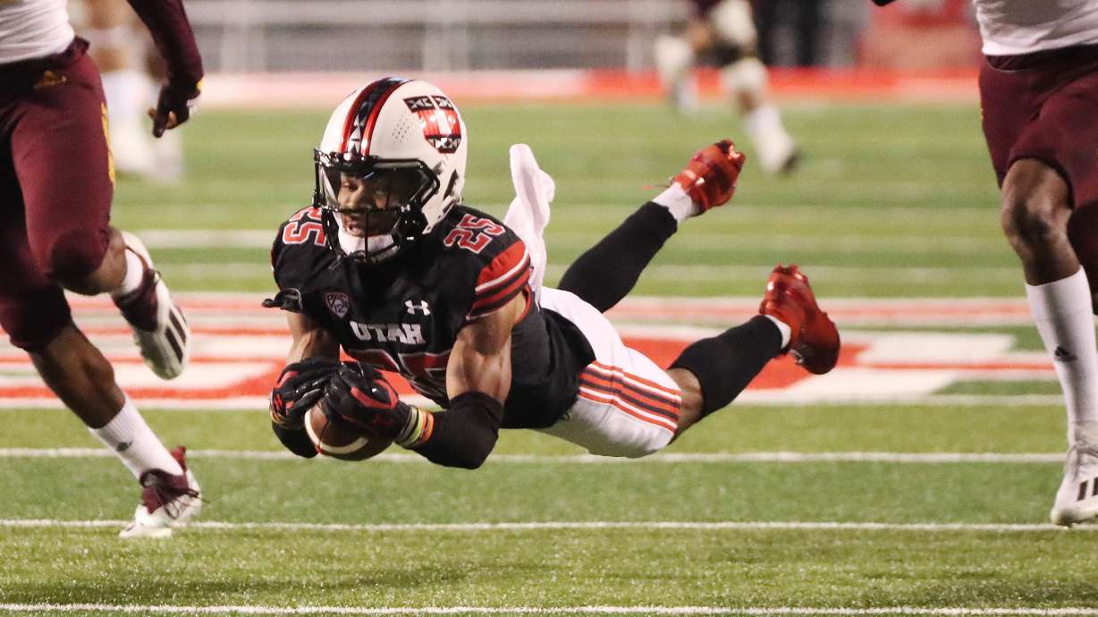 Utah Utes wide receiver Jaylen Dixon (25) dives for a pass and is unable to hang on against the Arizona State Sun Devils in Salt Lake City on Saturday, Oct. 16, 2021.