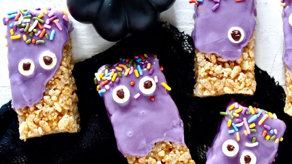 Looking for a fun treat or snack to make with your kids this Halloween? Give one of these 13 fun and spooky recipes a try.