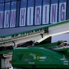 US jobless claims make third straight drop to pandemic low of 281K