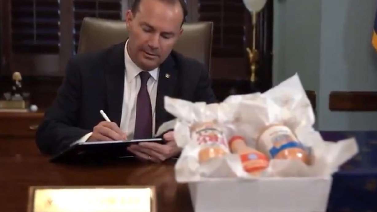 In a video posted to Twitter on Monday, Sen.
Mike Lee writes a thank you note to Apple CEO Tim Cook, after Cook
appeared with Lee at the Silicon Slopes tech summit last month in
Salt Lake City. Lee’s thank you also included several varieties of
Utah’s famous fry sauce and a hint to Cook to name the next Apple
operating system "Zion,” after the famous national Park.