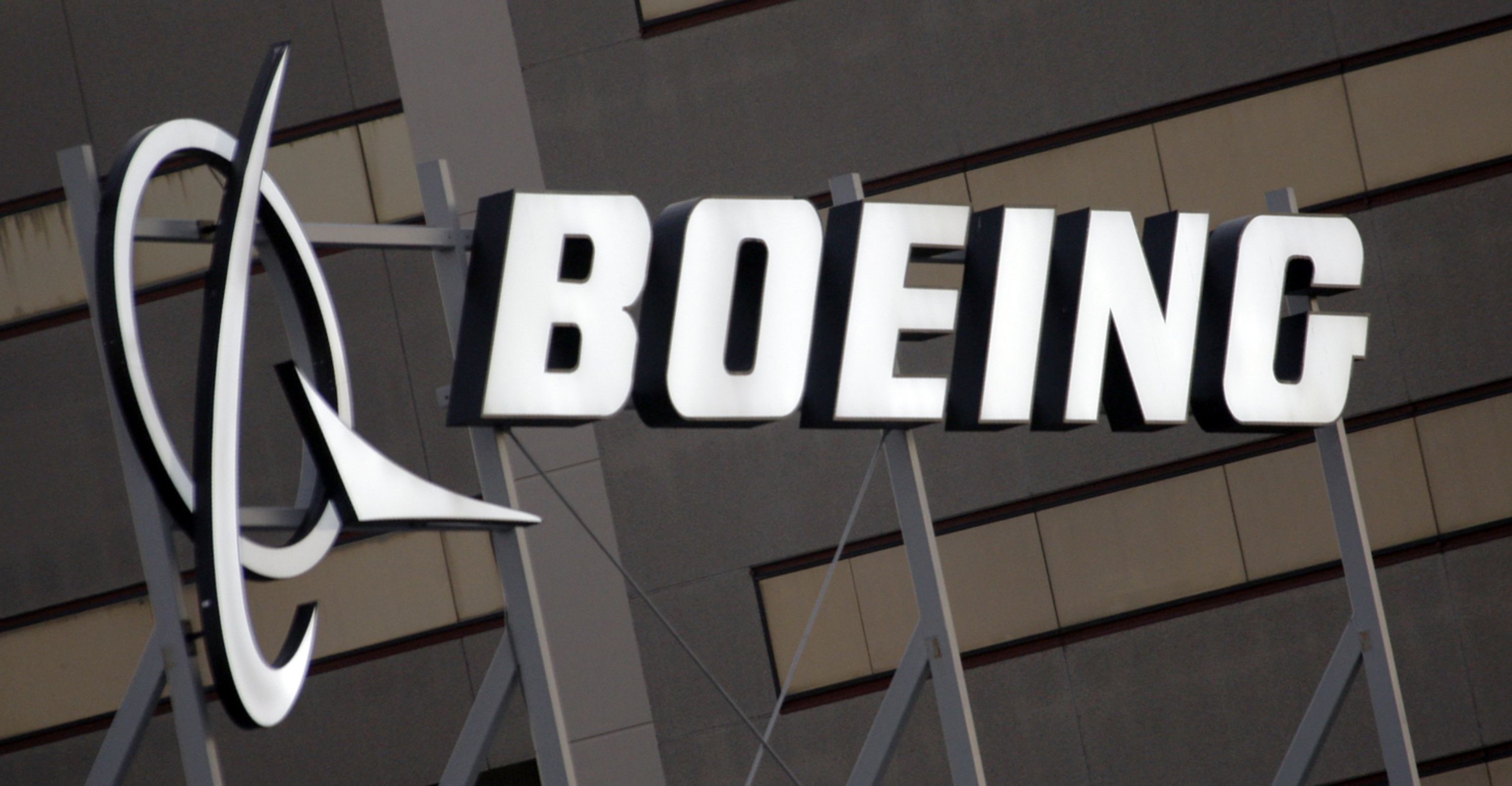 Boeing is in advanced discussions to sell a proposed new freighter version of its 777X passenger plane, a top executive said on Saturday.