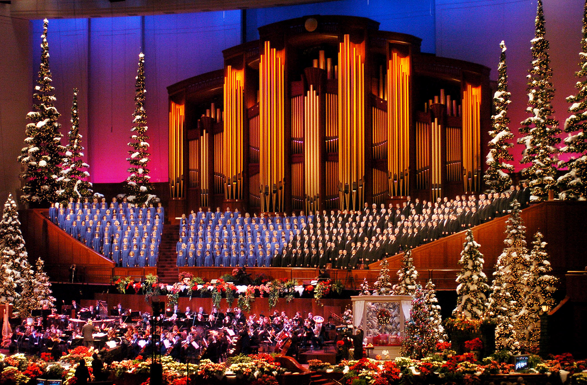 The Tabernacle Choir at Temple Square performs on Dec. 11, 2003. The choir will be providing a two-hour TV special in 2021 showing the last 20 years of Christmas concerts.