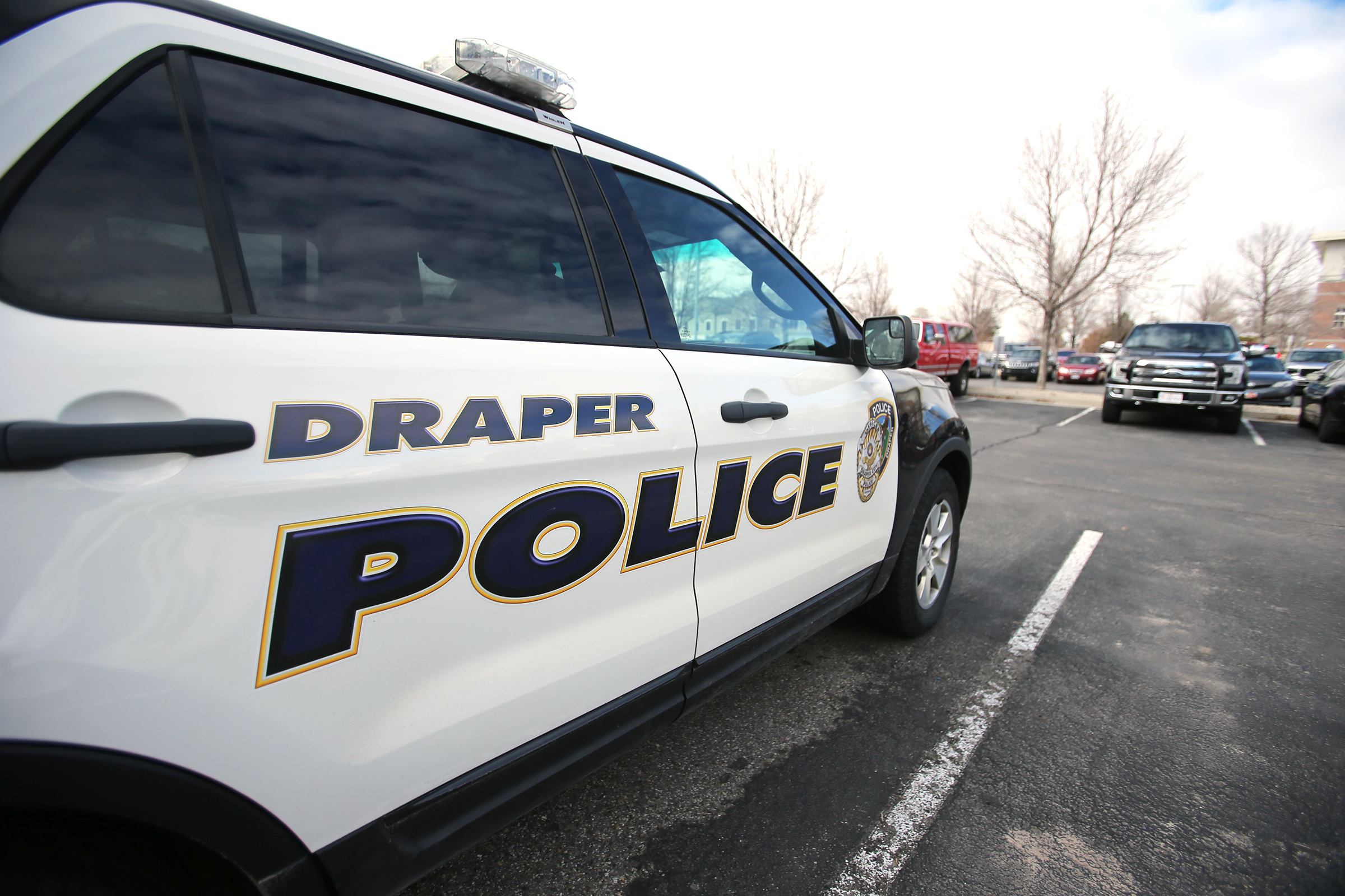 Police arrested a man accused of firing shots at a Draper pizza restaurant Sunday after the pizza that he ordered wasn't ready.