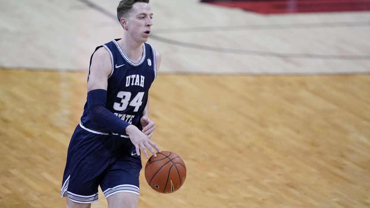 Utah State's Justin Bean (34) plays against UNLV in an NCAA college basketball game Wednesday, Jan. 27, 2021, in Las Vegas.