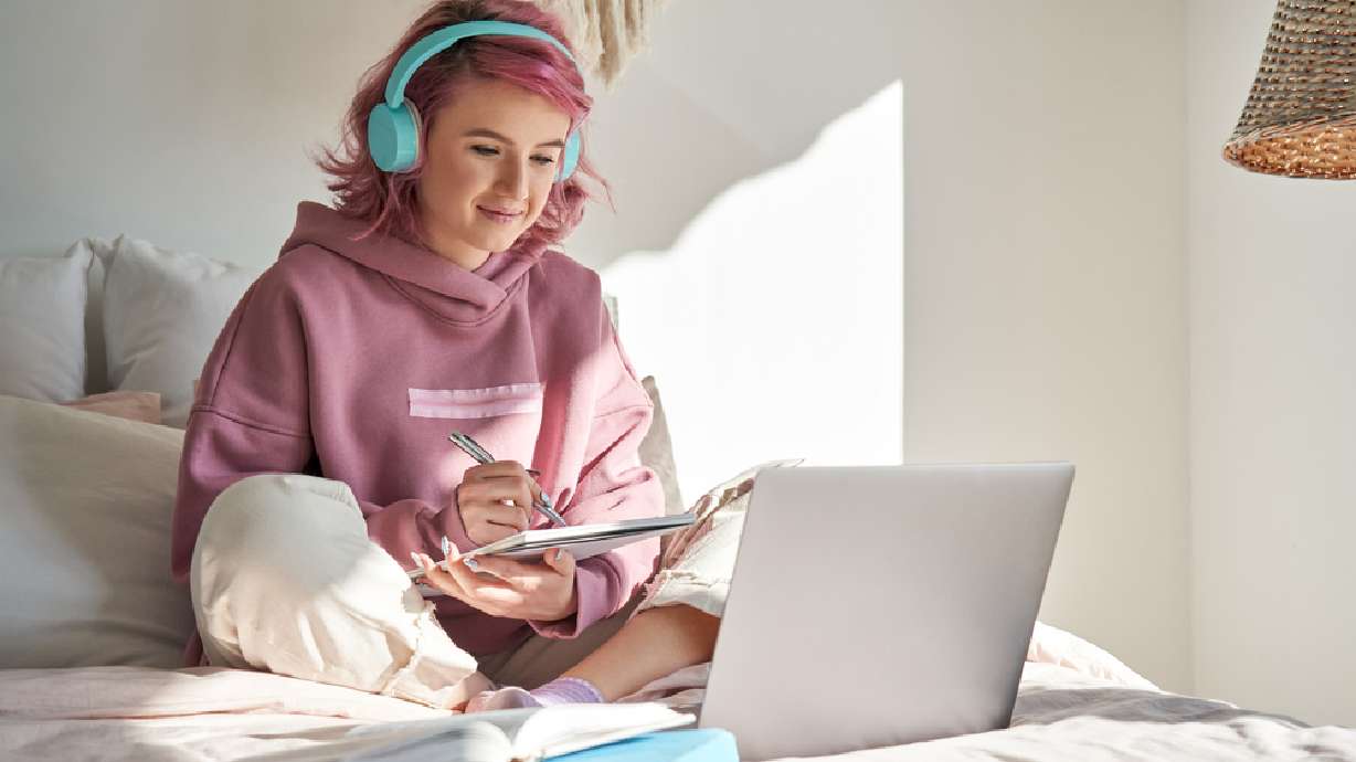 Teen who endured tragedy finds success through online education Teen who endured tragedy finds success through online education