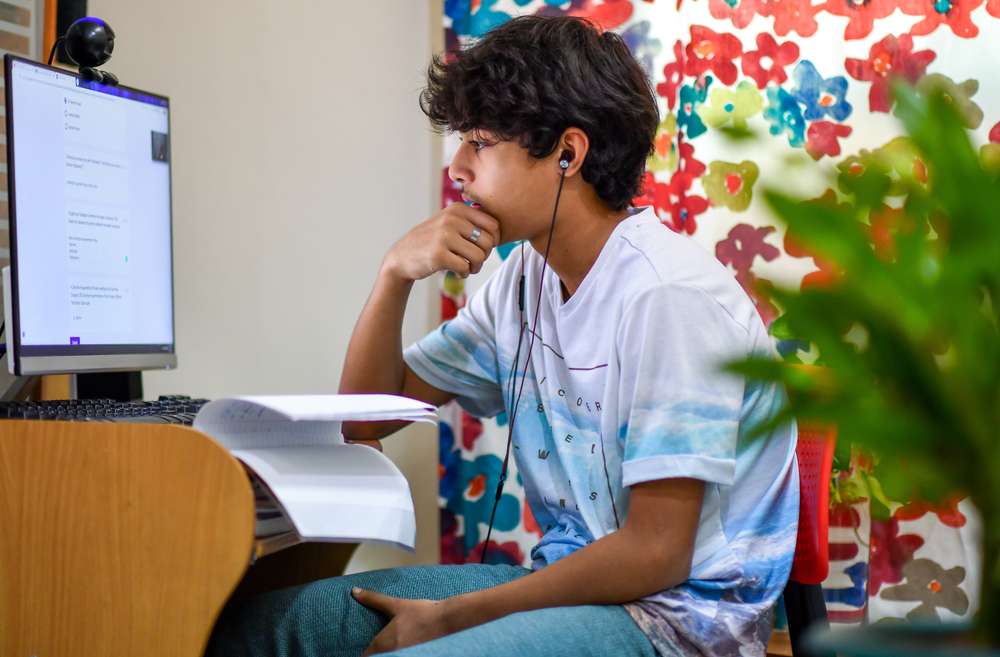 Teen who endured tragedy finds success through online education