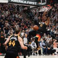 Jazz look like themselves again in rout of Pelicans