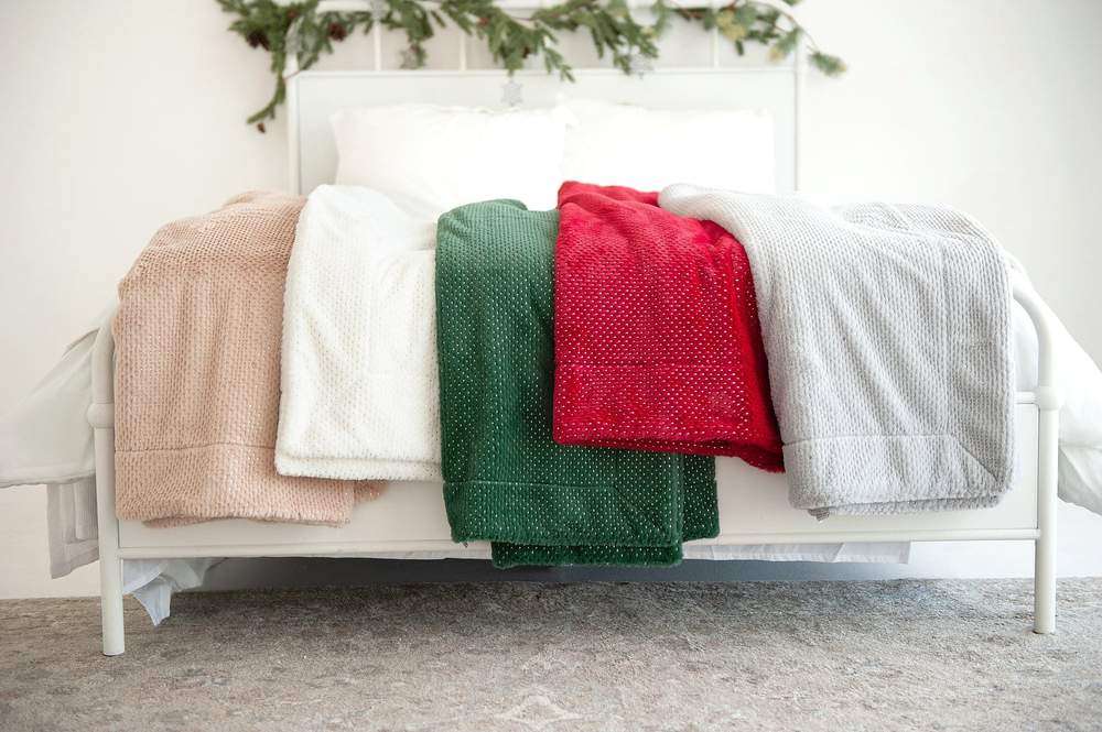 7 ways to wrap gifts beautifully with items found around the home