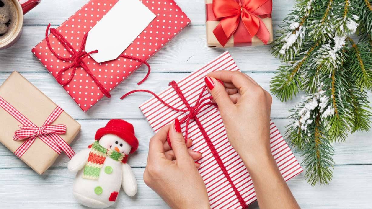 7 ways to wrap gifts beautifully with items found around the home