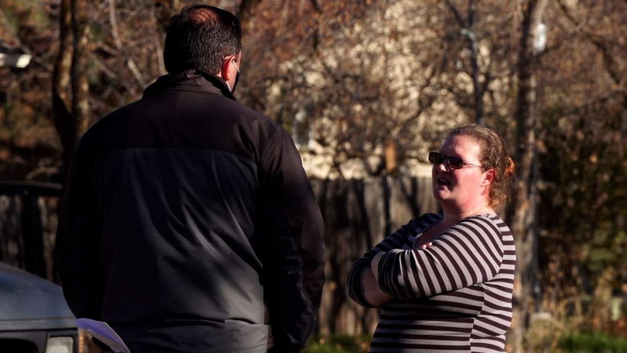Kelly Larkin, wife of Vibrant Lighting’s owner Clay Larkin, explains to KSL’s Matt Gephardt the setbacks she says have prevented the company from hanging Christmas lights this season and caused the drop in communication.