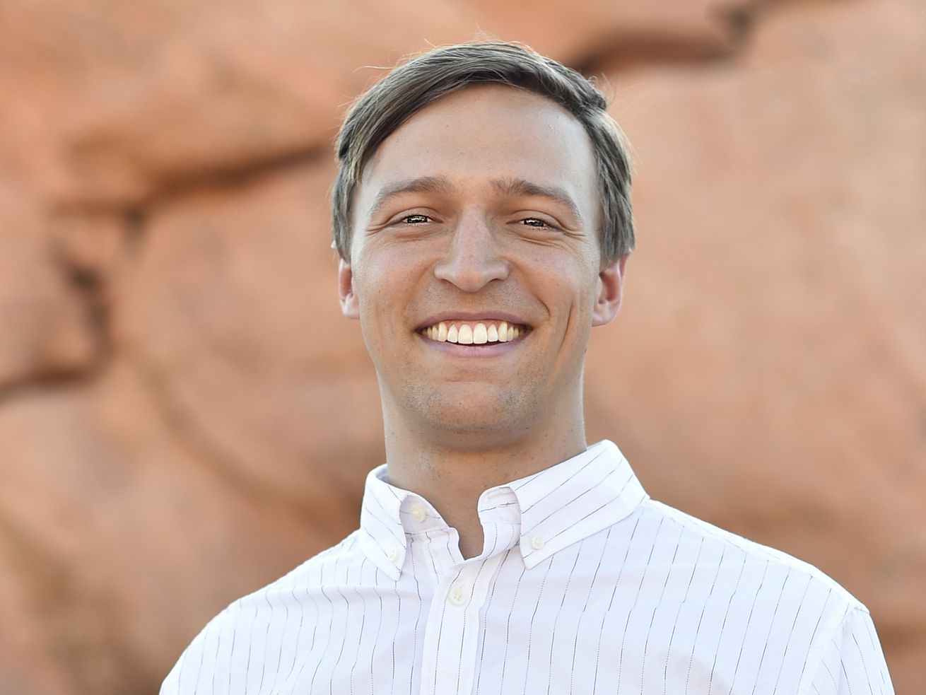 Republican congressional candidate Nick Huey has taken it upon himself to apologize on behalf of the Republican Party to Democrats and the nation. 