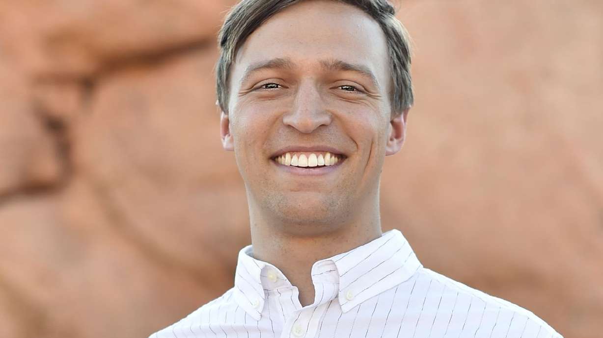 Republican congressional candidate Nick Huey has taken it upon himself to apologize on behalf of the Republican Party to Democrats and the nation.