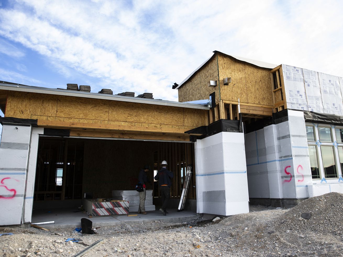 Construction is underway in Las
Vegas on Dec. 10. The West’s
housing crunch began long before the COVID-19 pandemic threw the
national housing market into upheaval.