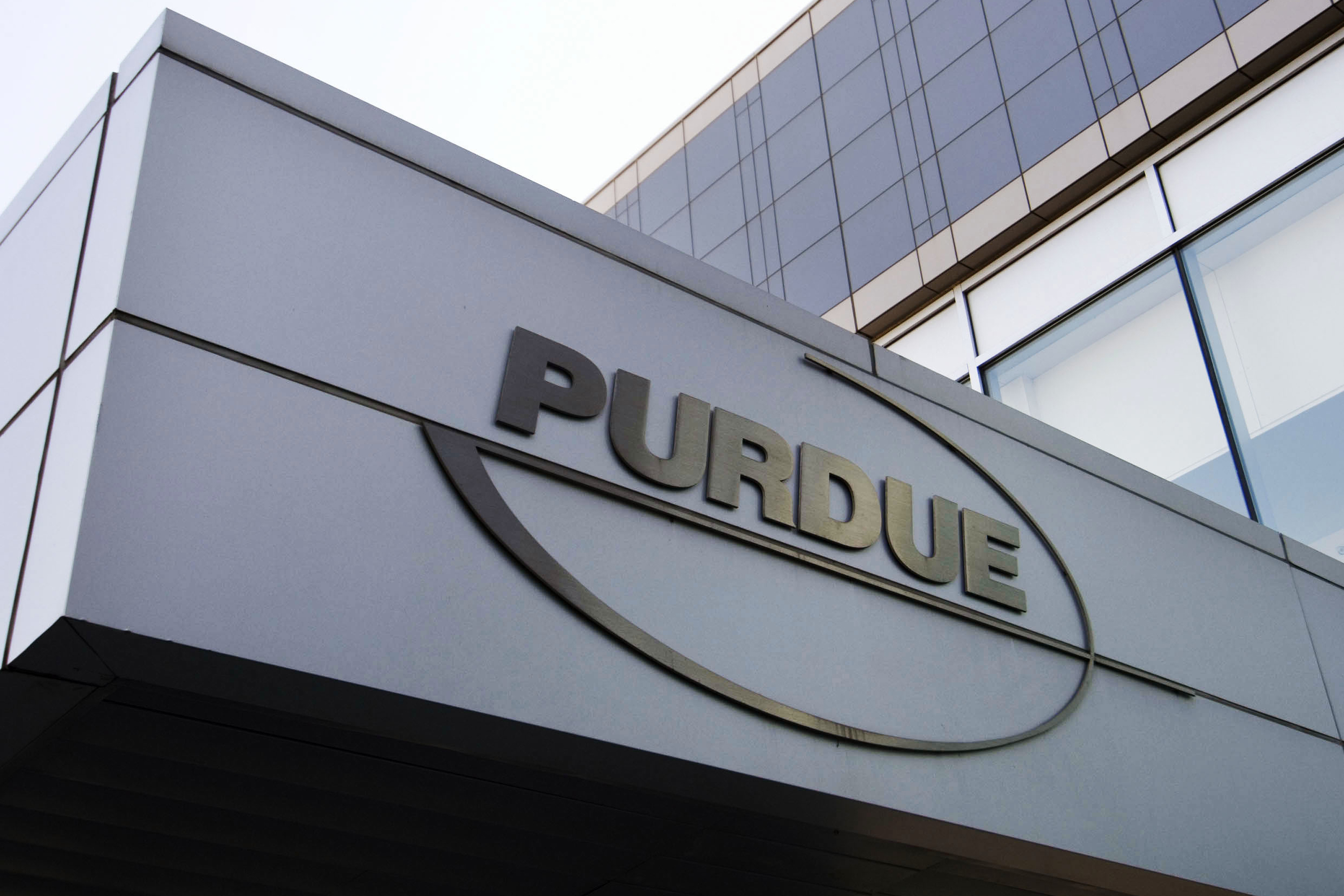A federal judge on Thursday has rejected OxyContin maker Purdue Pharma’s bankruptcy settlement of thousands of lawsuits over the opioid epidemic because of a provision that would protect members of the Sackler family from facing litigation of their own.