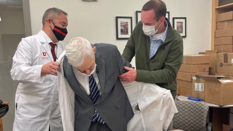 Never giving up on dreams: 85-year-old Holocaust refugee applies to medical school