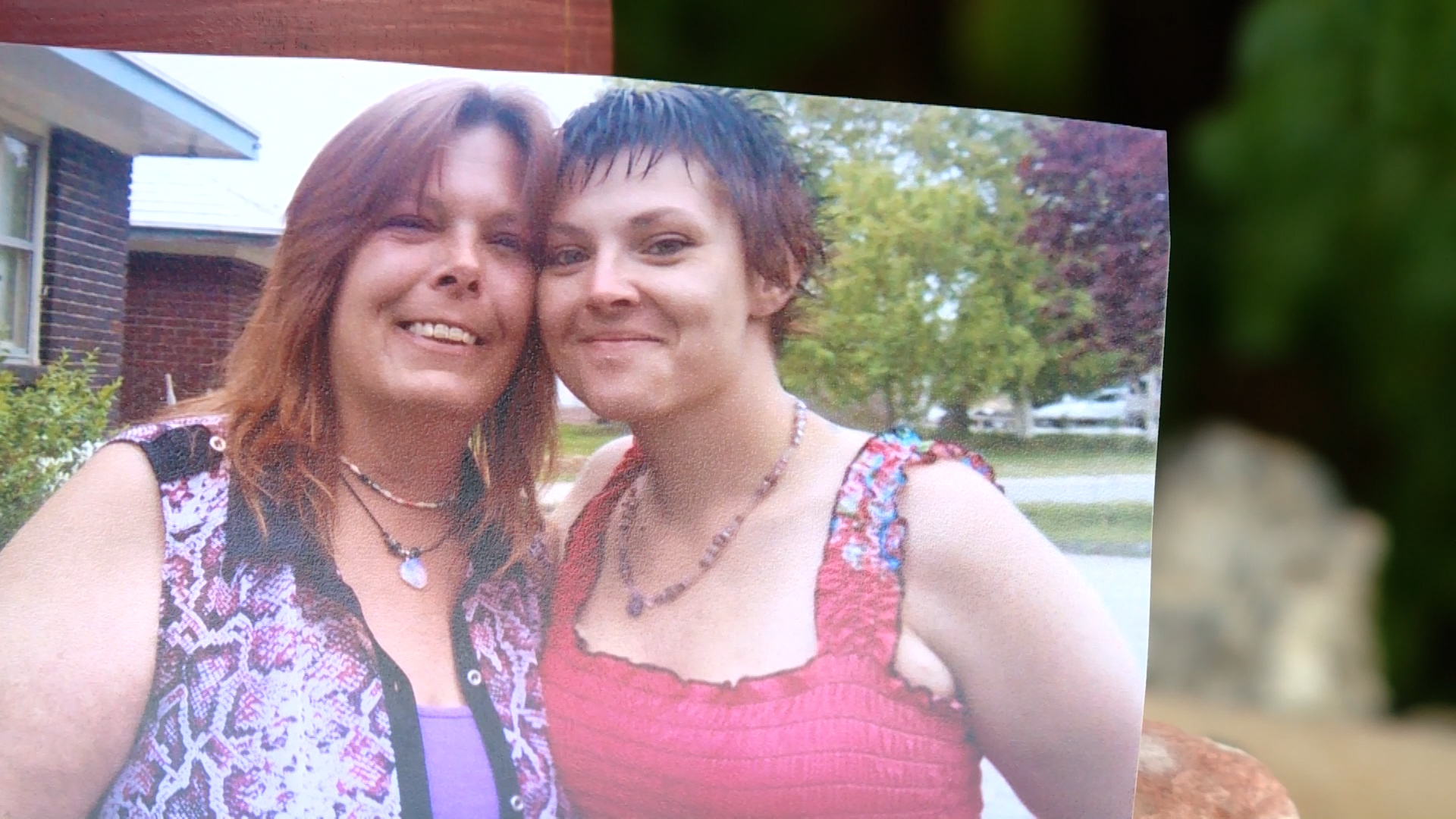 Karen Surles, left, pictured with Shilo Stewart, right, a Utah woman who was brutally murdered in August 2020 by a stranger she offered to give a ride in Farmington.