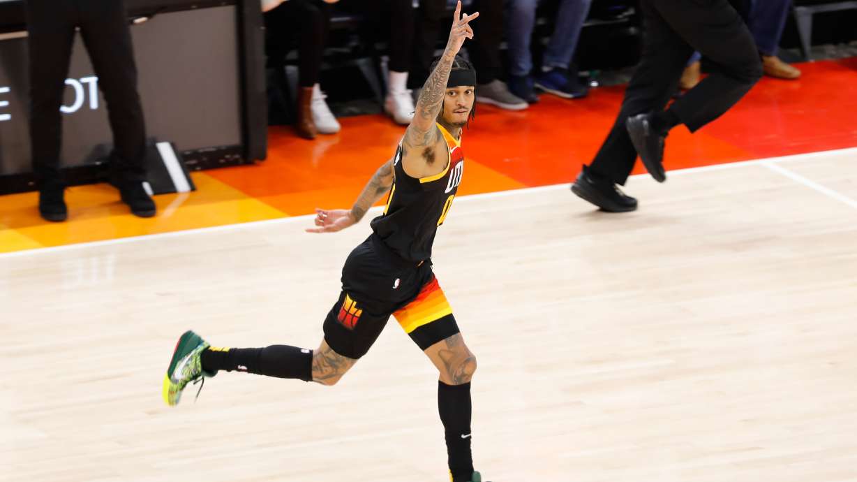 Jordan Clarkson celebrates during Utah's win over Dallas.
