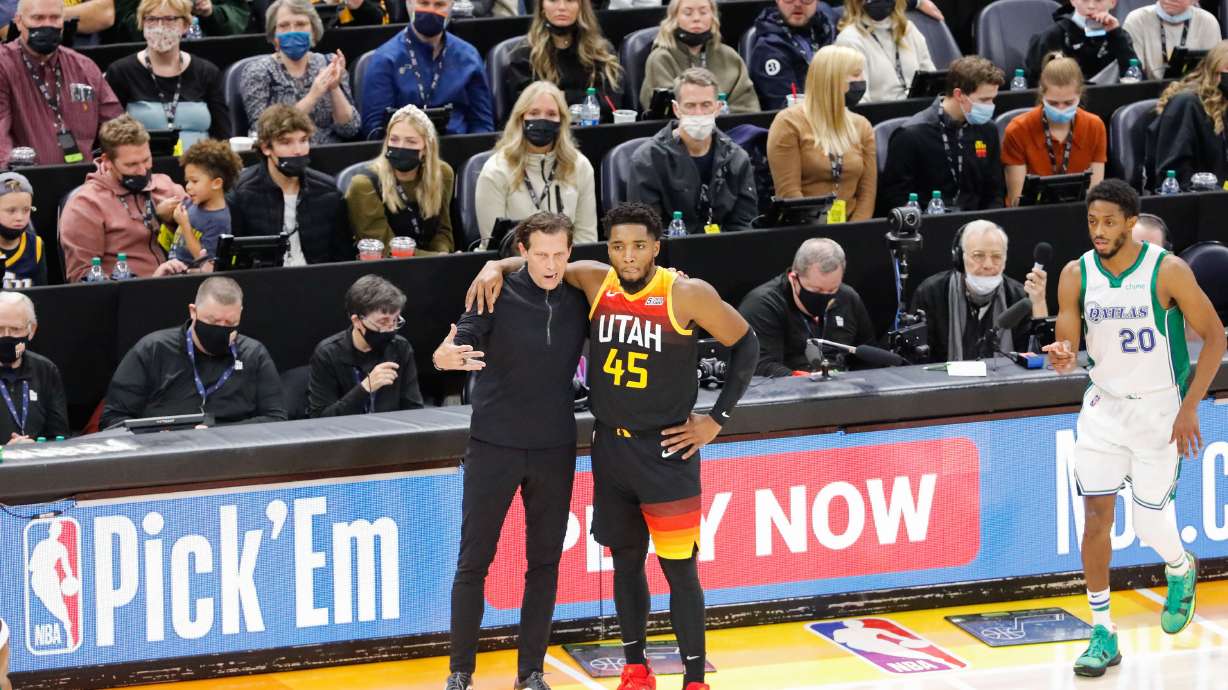Donovan Mitchell and Quin Snyder during Utah's win over Dallas.