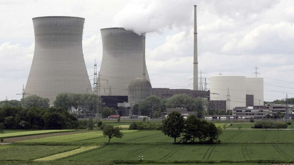 The nuclear power station is seen in Gundremmingen,southern Germany, May 23, 2006. Germany on Friday is shutting down half of the six nuclear plants it still has in operation, a year before the country draws the final curtain on its decades-long use of atomic power.