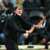 Metcalfe: Stanford edges Arizona (again); Oregon plays 2 and wins 3