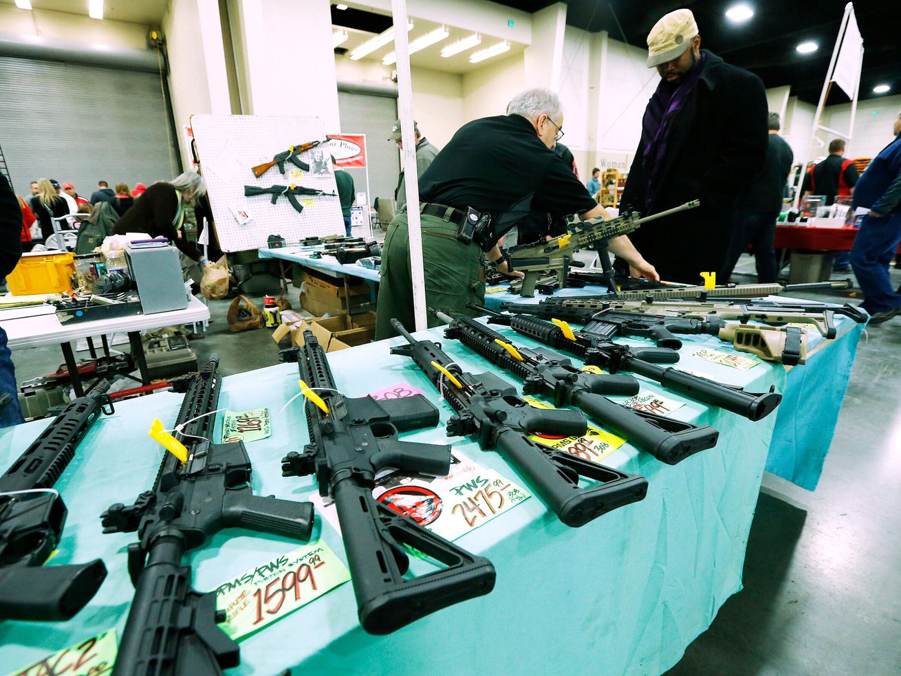 A Utah bill to close a loophole in state law that has allowed Salt Lake County to require vendors at gun shows in facilities owned by the county to conduct background checks is again making its way through the Utah Legislature.