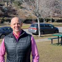 Evan McMullin outraises GOP incumbent Sen. Mike Lee in Utah