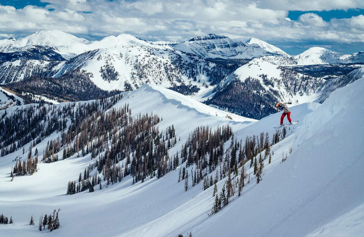 Expert tips for hiring a Utah backcountry ski guide