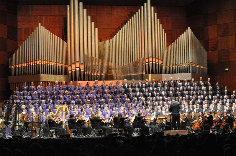 The Mormon Tabernacle Choir and Orchestra at
Temple Square perform on July 1 at Meistersingerhalle, the
principal concert and convention hall in the centuries-old city of
Nuremberg in Germany, as part of their 20-day European
tour.