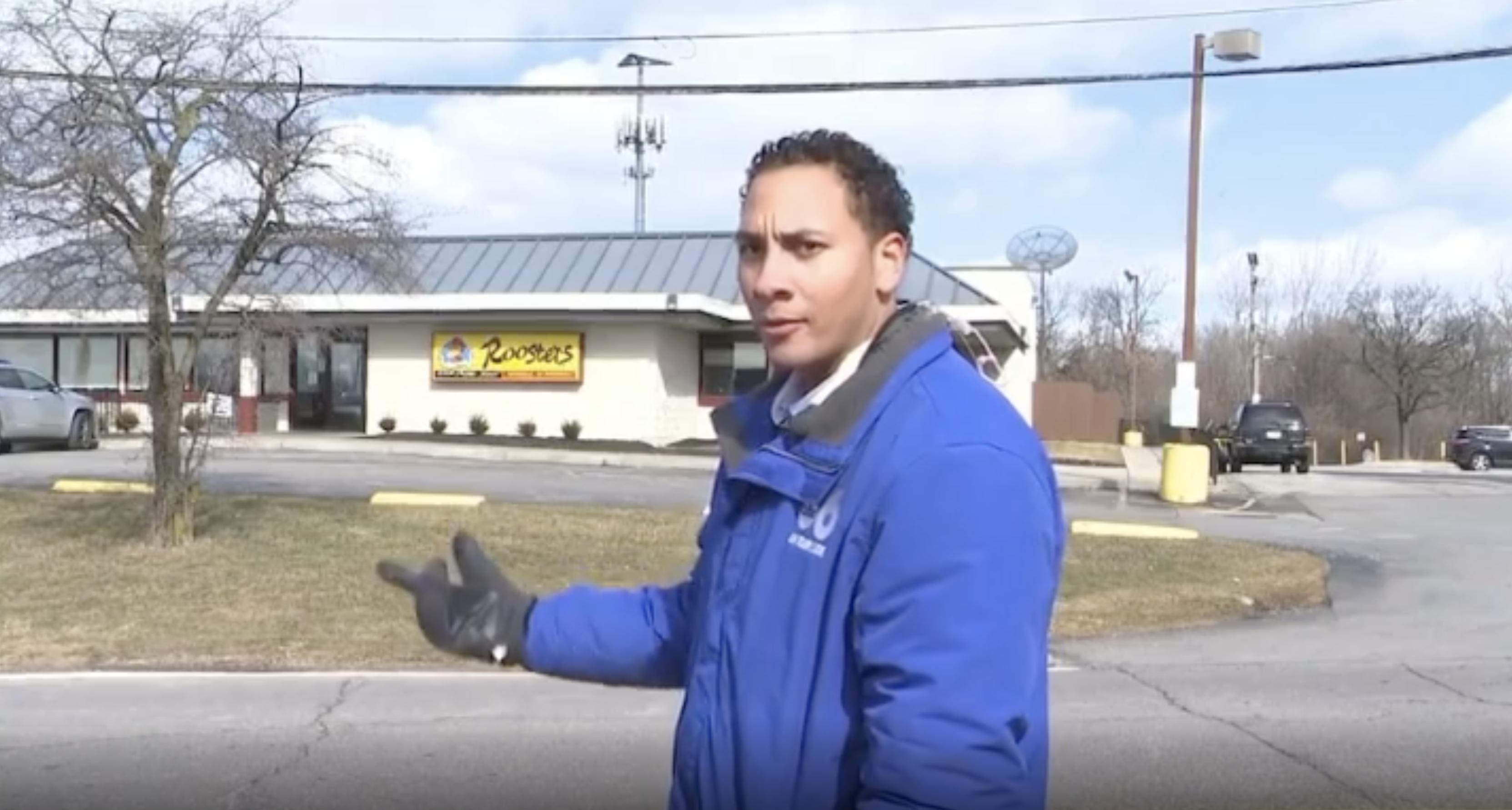 Ohio reporter Myles Harris' mom crashes his shot because she's a mom.