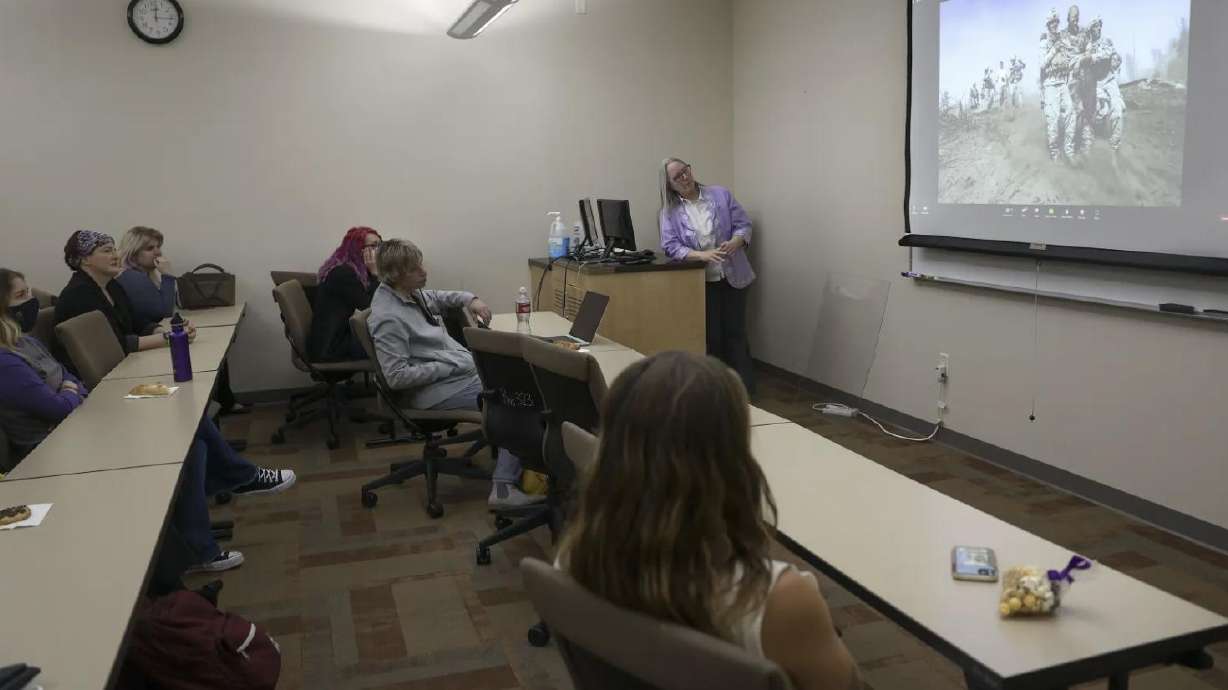 Photojournalist speaks to Utah students about war in Ukraine, including
