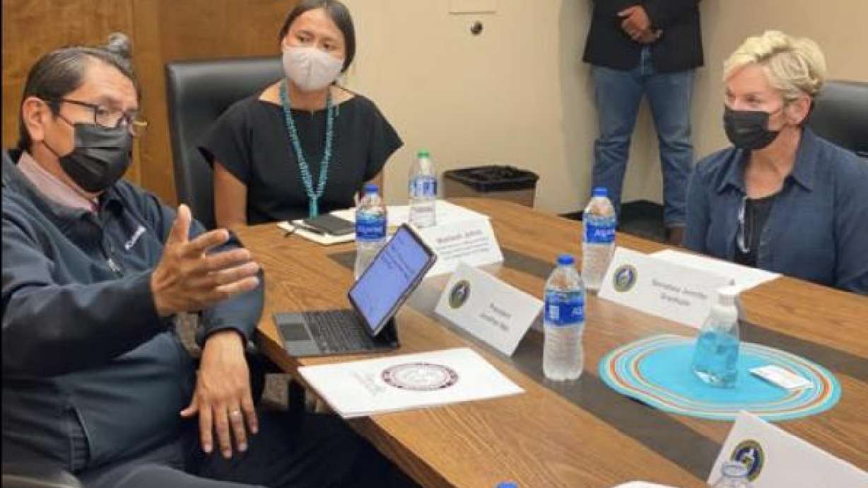 Navajo Nation President Jonathan Nez speaks with U.S. Sec. of Energy Jennifer Granholm, U.S. Office of Indian Energy
Director Wahleah Johns in Nenahnezad, N.M. on Aug. 19, 2021.
