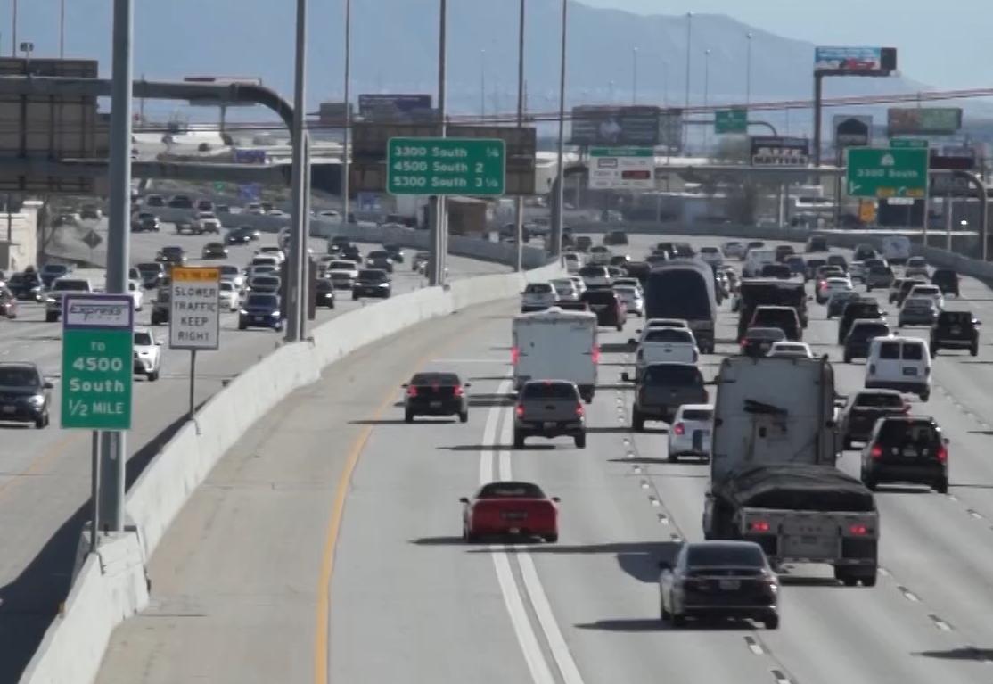 1 in 3 drivers breaks Utah HOV lane rules during rush hour. Are the lanes enforced? - Vimarsana News