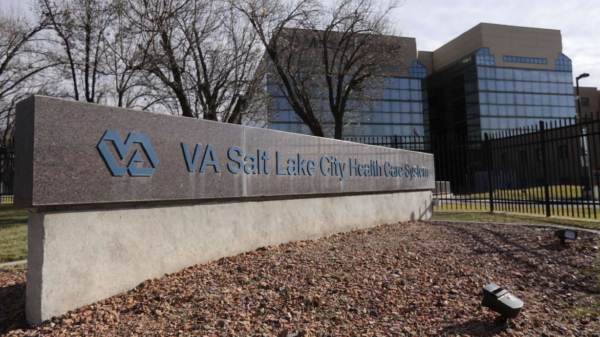 A Cedar City man has been indicted by a federal grand jury accusing him of making threats to Utah Veterans Affairs facilities.