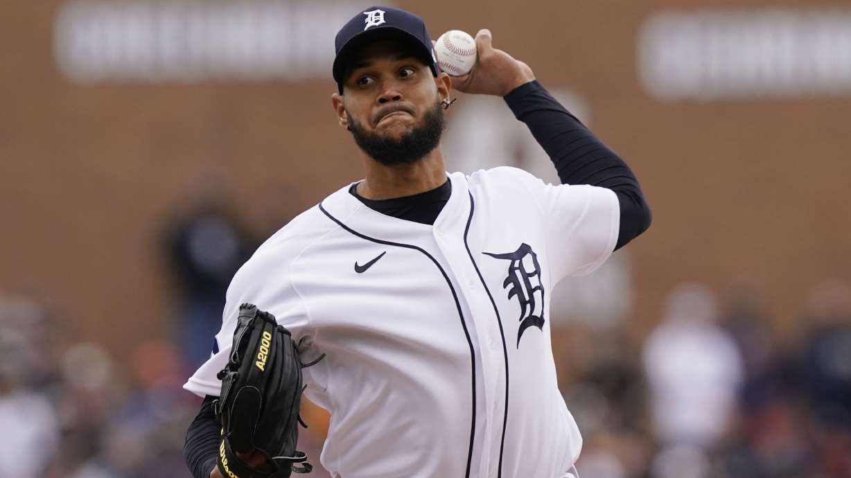 Detroit Tigers starting pitcher Eduardo Rodriguez throws during the first inning of a baseball game against the Chicago White Sox, Friday, April 8, 2022, in Detroit.