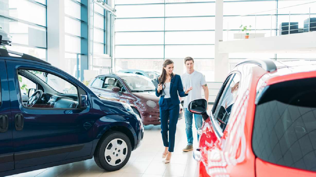 What to expect when you go to a dealership to buy a car