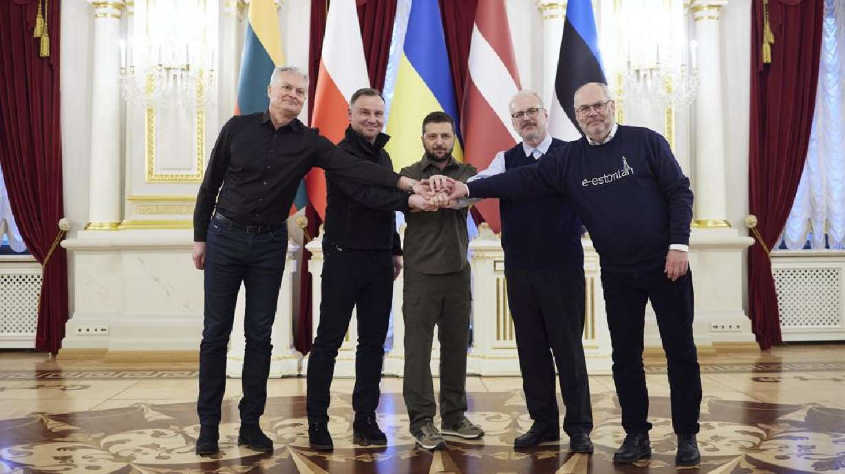 From left: Lithuania's President Gitanas Nauseda, Polish President Andrzej Duda, Ukrainian President Volodymyr Zelenskyy, Latvian President Egils Levits and Estonia's President Alar Karis pose for a picture during their meeting in Kyiv, Ukraine, Wednesday. The presidents of four countries on Russia's doorstep have underscored their support for Ukraine in a visit to the embattled country.