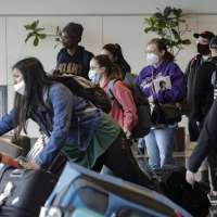 Why COVID experts say Utahns should still mask up on planes, trains, buses