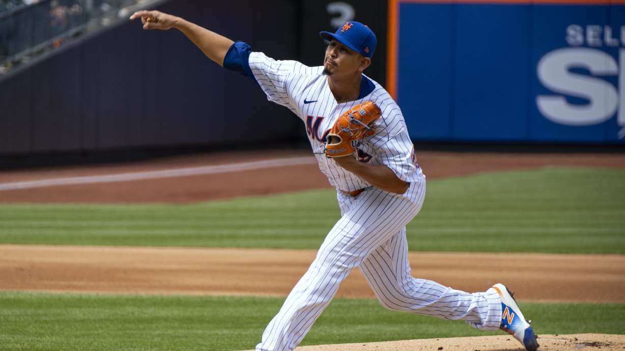 New York Mets' Carlos Carrasco pitches in the first inning during a baseball game against the San Francisco Giants on Thursday, April 21, 2022, in New York.