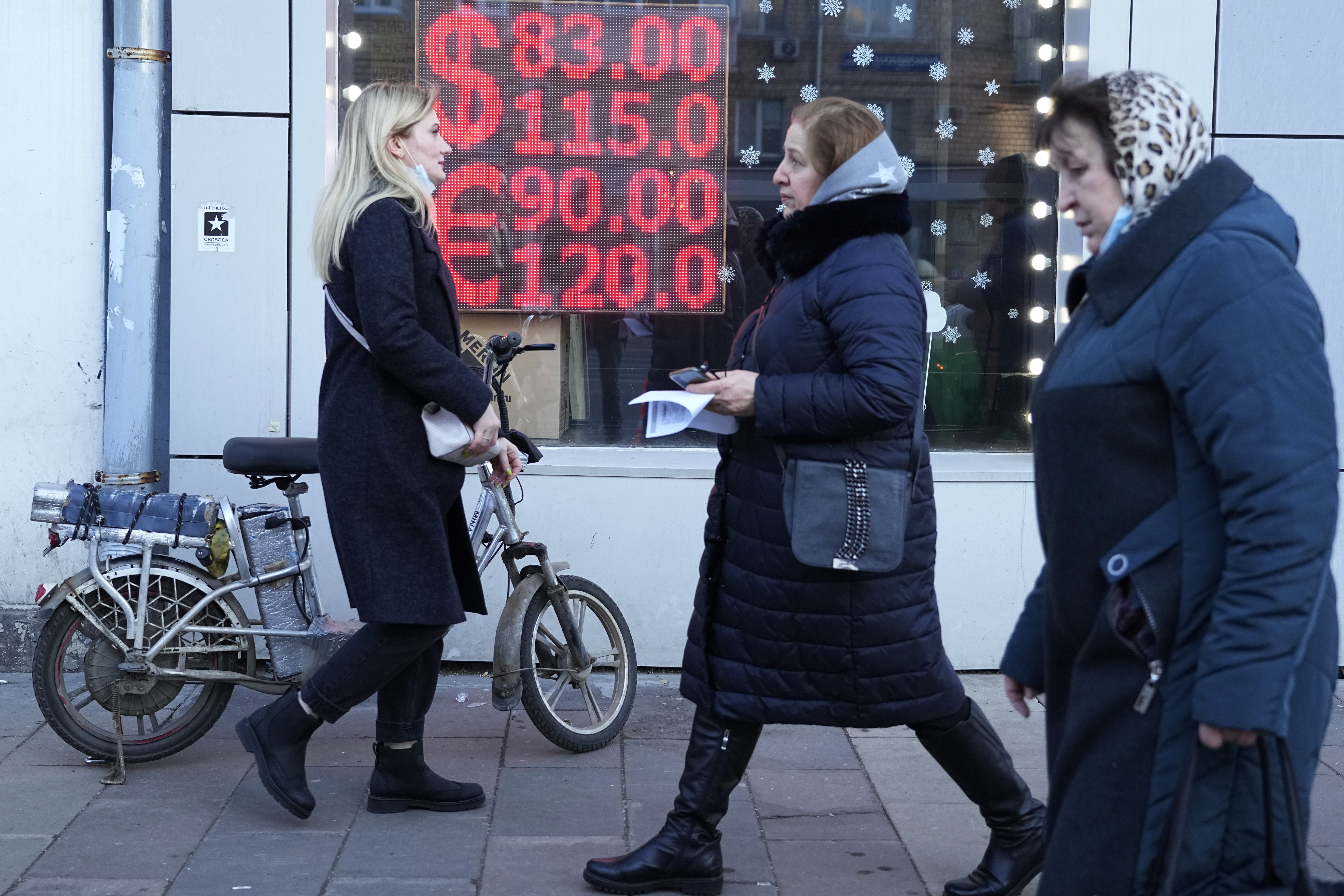 Sanctions hit Russian economy, although Putin says otherwise - Vimarsana News