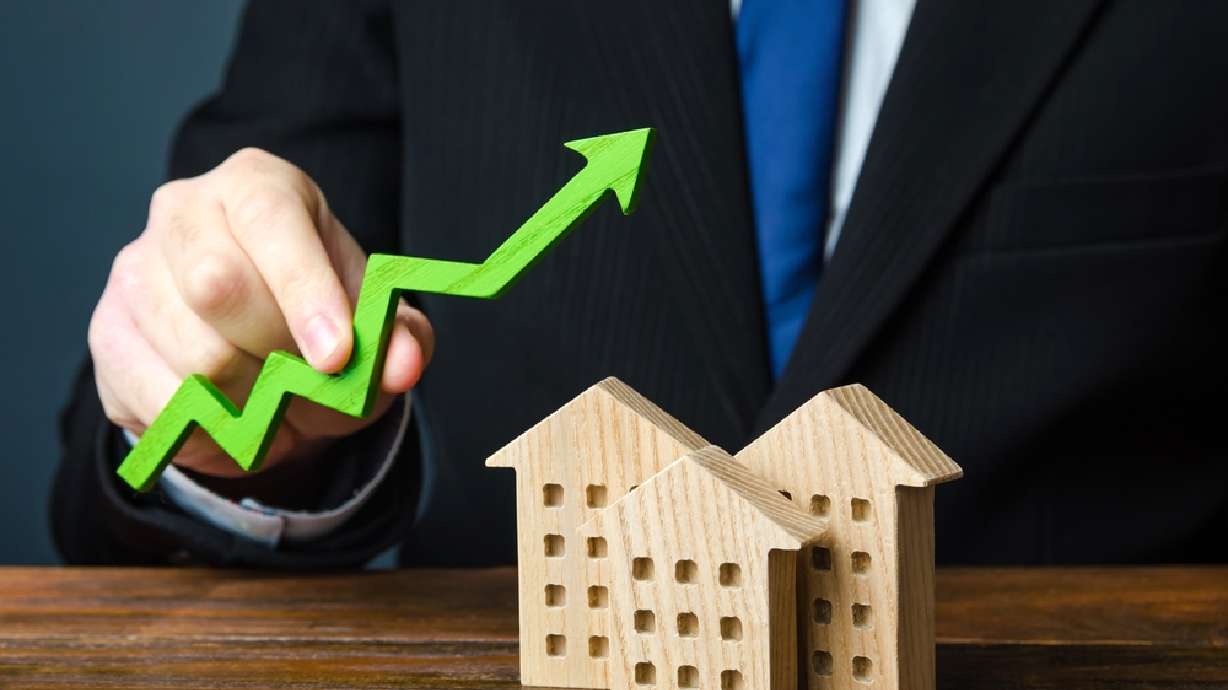 Expert advice on how to navigate rising interest rates if you plan to buy a home