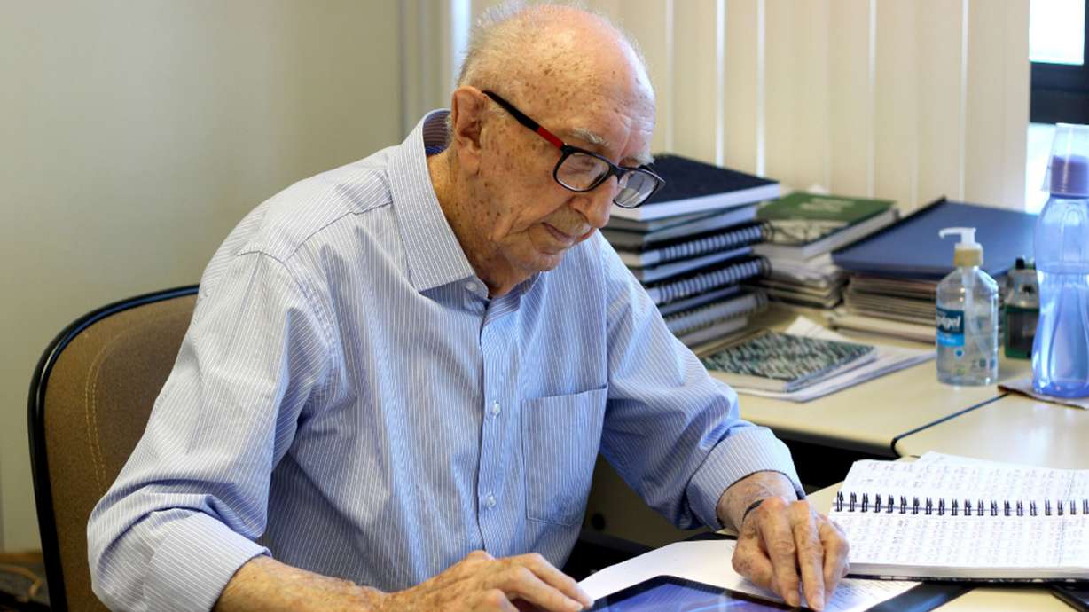 Walter Orthmann just set a mark recognized by Guinness World Records for longest career at a single company. The 100-year-old Brazilian salesman has been working for the same textile company in Santa Catarina, Brazil, for over 84 years.