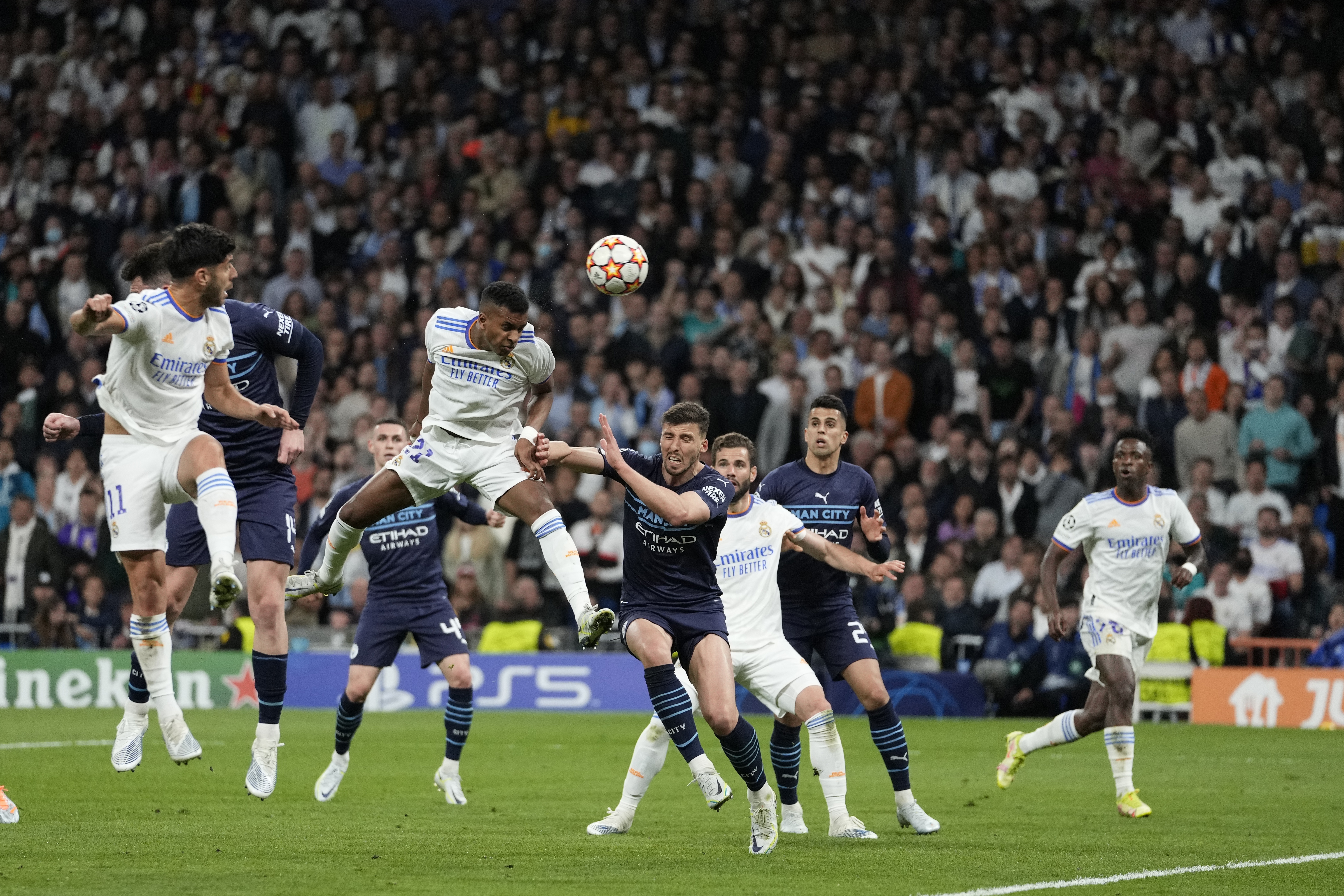 Rodrygo del Real Madrid anota el segundo gol ante Manchester City en las semifinales de la Liga de Campeones, el miércoles 4 de marzo de 2022. 