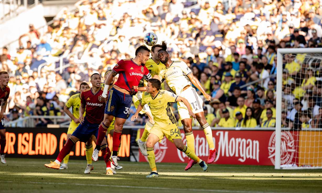 Marcelo Silva goes up for a header against Nashville SC on Sunday.