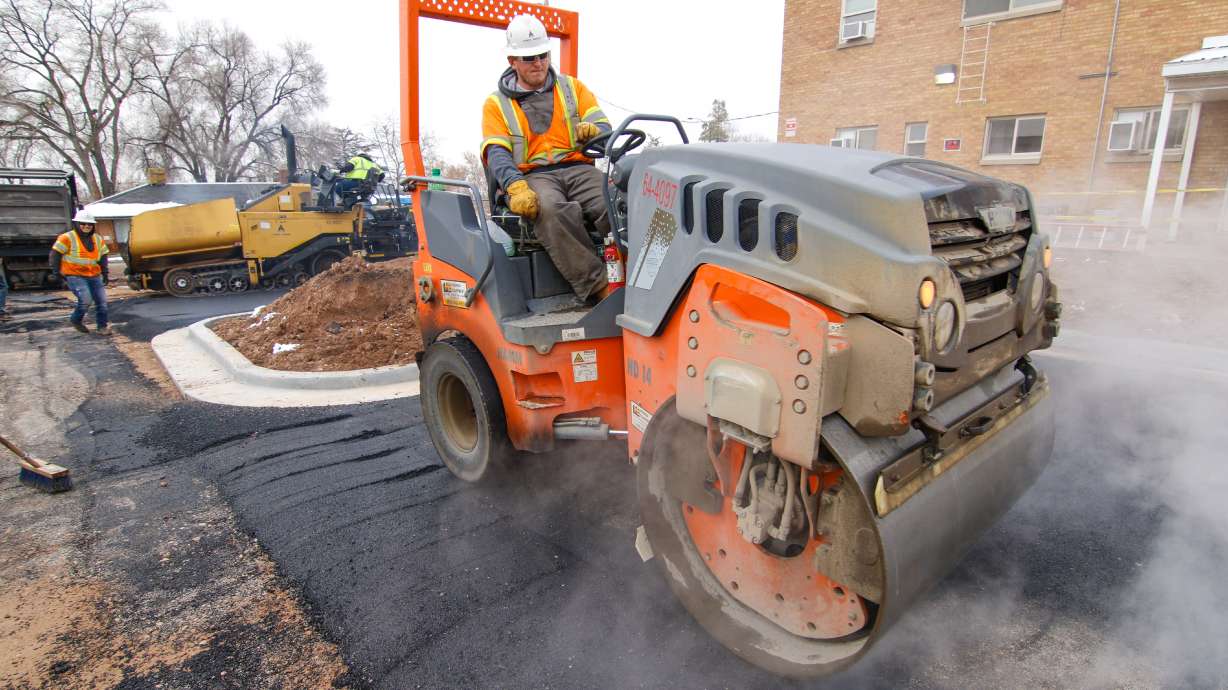 Available equipment operator and laborer jobs offer good pay and career flexibility