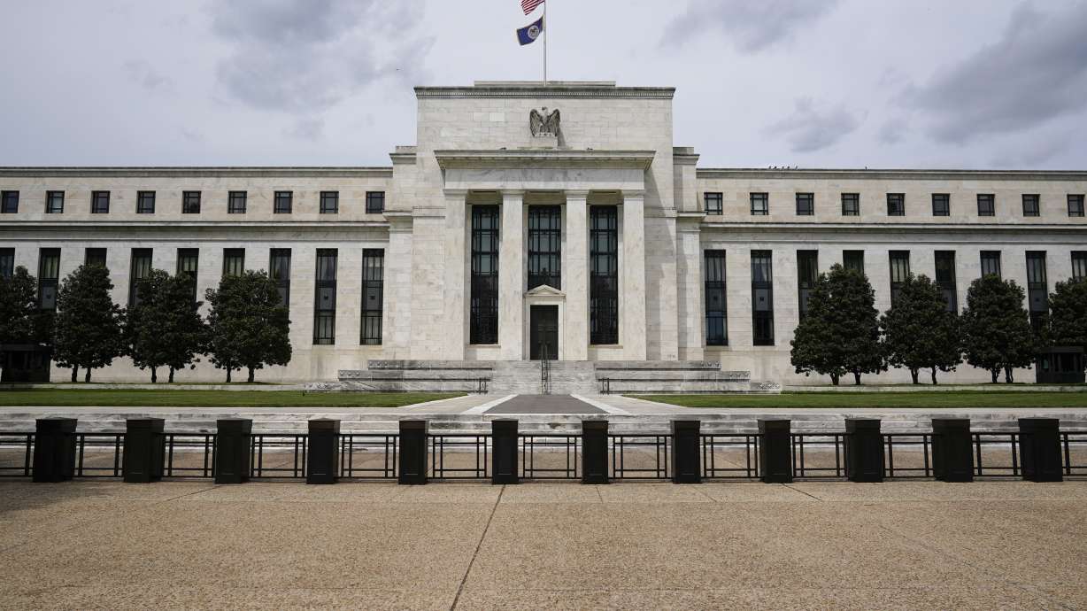 Americans' financial health reached its highest level in nearly a decade last year, the Federal Reserve said Monday, spurred by a strong job market and government support payments.