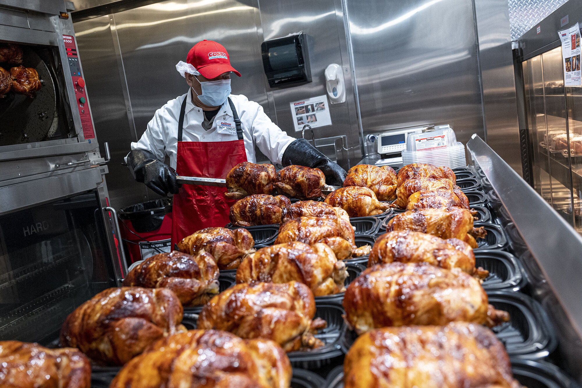 At the grocery store, shoppers have seen food prices increase at their fastest pace in decades. Yet the price of one hot, juicy, spit-roasted favorite hasn't budged at several top chains: rotisserie chickens.